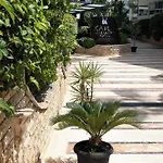 Resort Kaila Krizantem