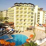 Kaila Krizantem Αλάνια