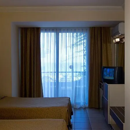 Kaila Krizantem Курортний комплекс 4*