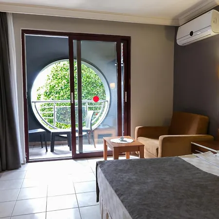 Курортний комплекс Kaila Krizantem 4*