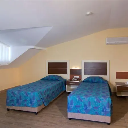 度假村 Kaila Krizantem 4*